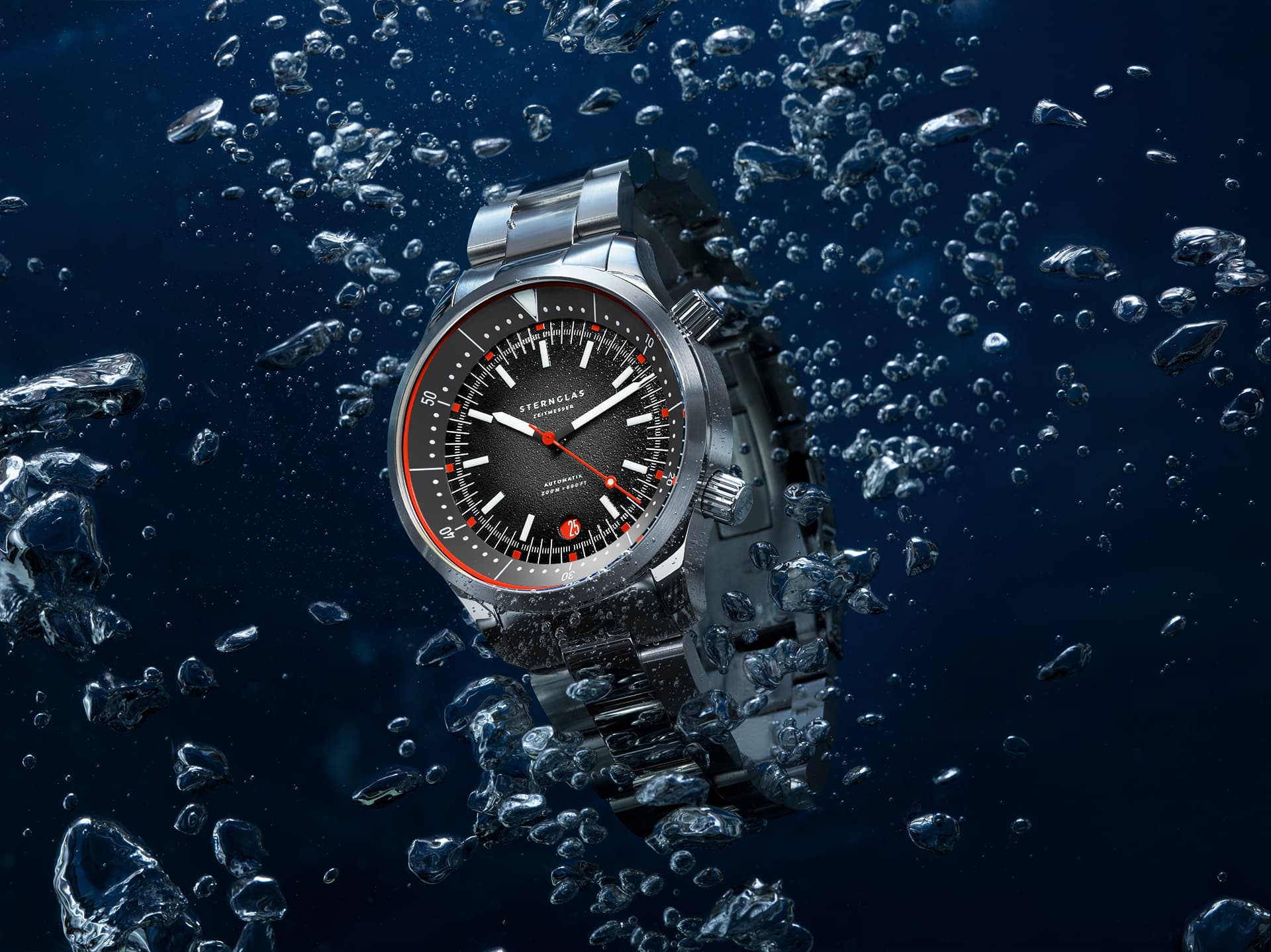 S02-ME03-ME12_Merion_schwarz_rot_Metallarmband_20_Merion_Mood_Wasser